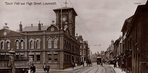 Old photo of Town Hall and High Street