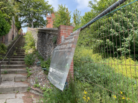 Photo of Crown Score Land